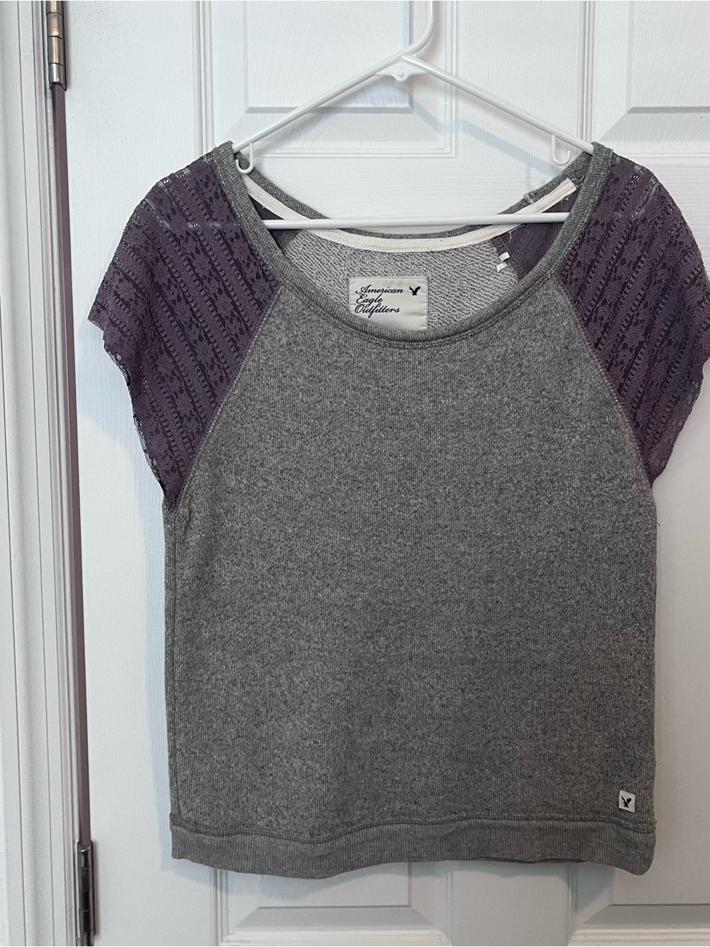 American Eagle Outfitters Gray Purple Knit Lace Short Sleeve Crew Neck Top Small